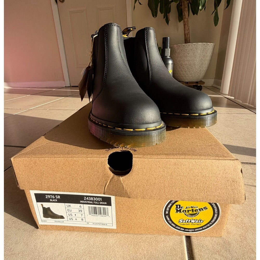 Dr. Martens 2976 SR Chelsea Boots Black Industrial Full Grain Women's 8 NEW